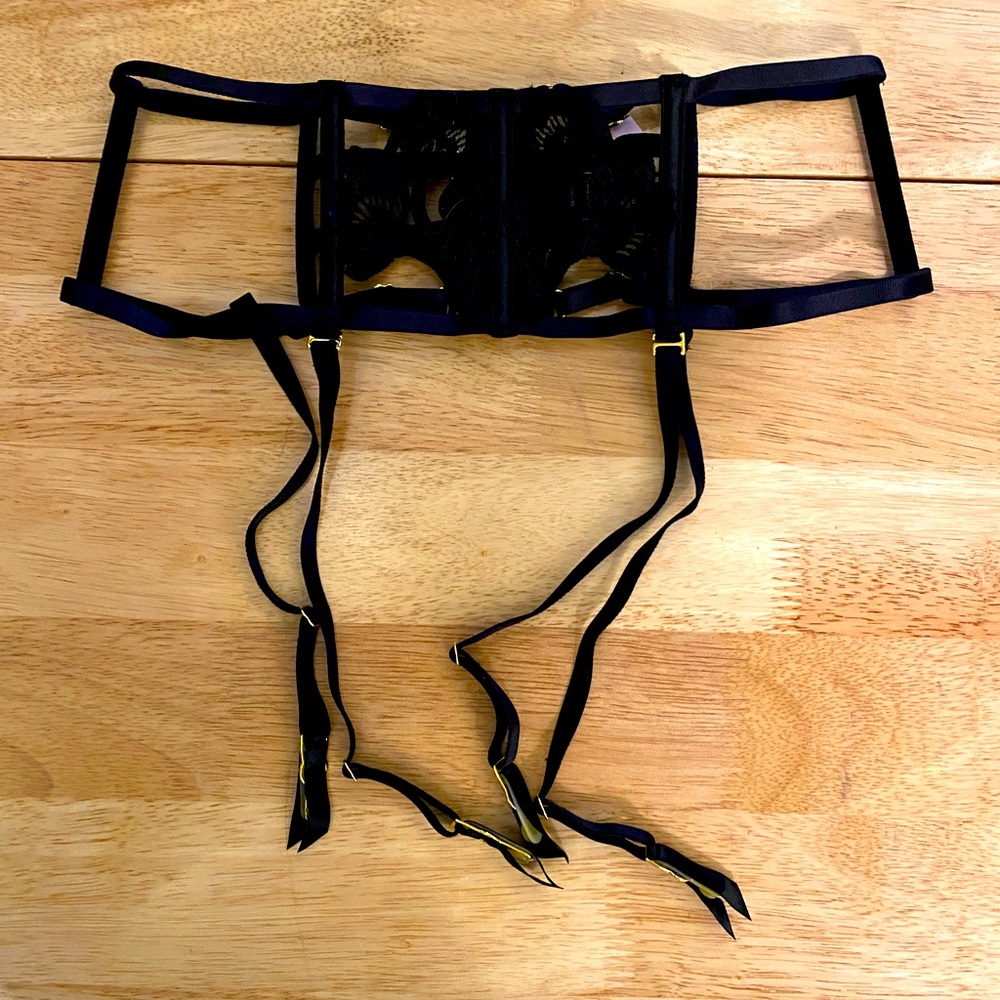 Victoria’s Secret Garter Belt M/L